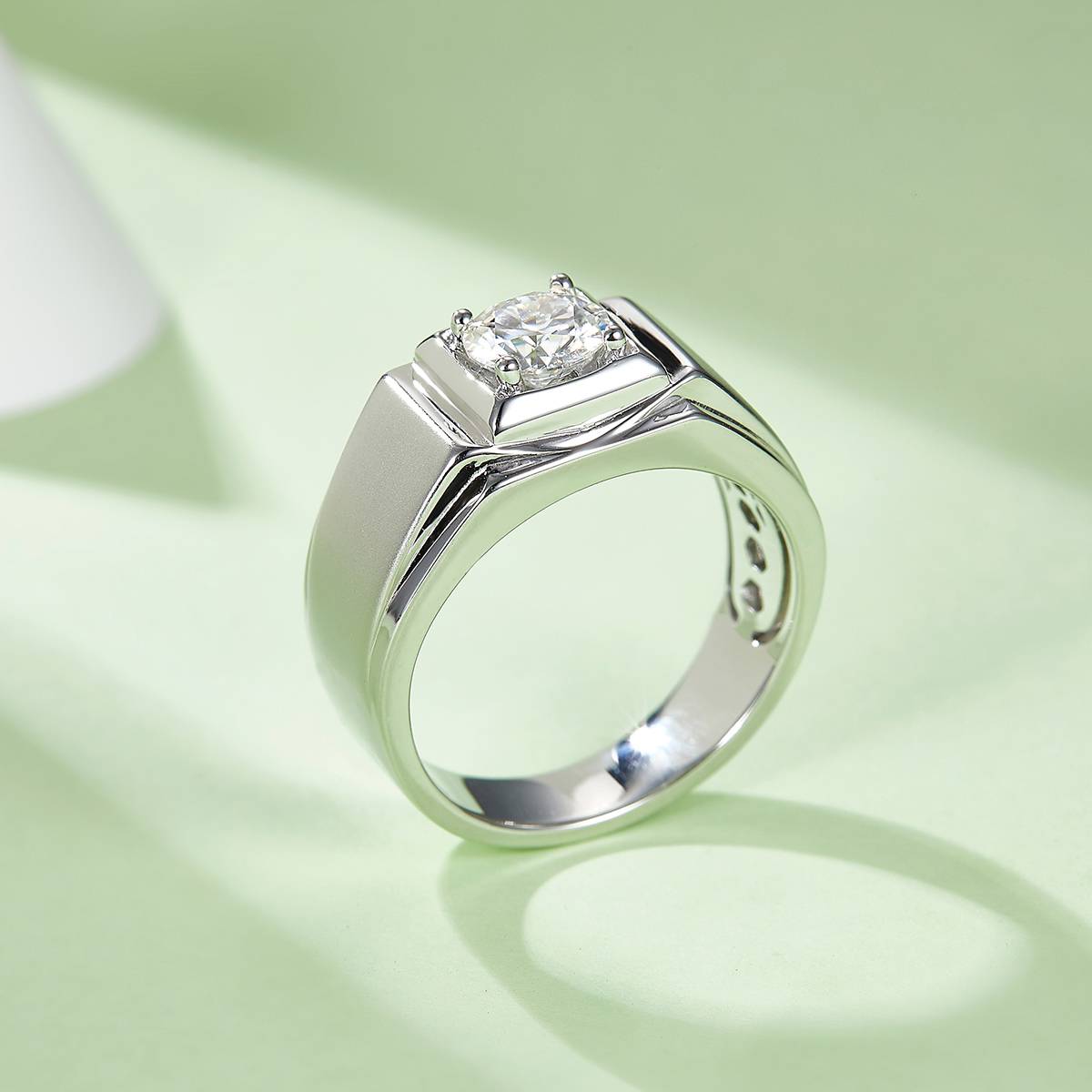 Zhixiang S925 Silver Plated Platinum Moissanite Diamond Men's Ring 1 Carat D-Class